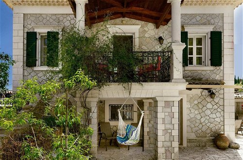 Foto 11 - Cozy Villa in Loucha with Hot Tub