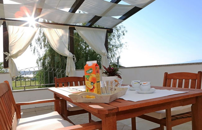 Modern Ground Floor Apartment With Private Terrace Near the Sea - Foto 13