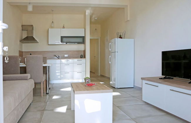 Modern Ground Floor Apartment With Private Terrace Near the Sea - Foto 6