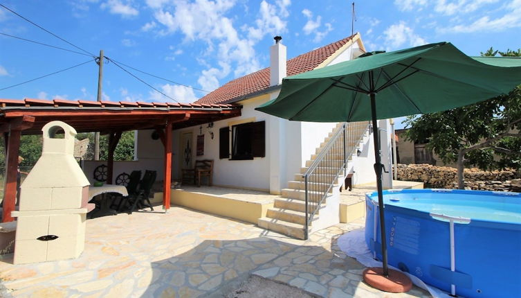 Foto 1 - This Pleasant Holiday Home is an Ideal Starting Point to Explore Dalmatia