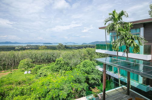 Photo 21 - 4BR Seaview Villa with Gym and Cinema Room