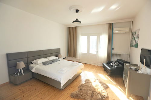 Photo 22 - Luxury 4+1 Apt @ Nisantasi