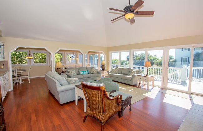Spacious Ocean View Home w/ New Furniture, Huge Deck, & Wifi - Foto 27