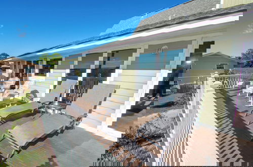 Foto 1 - Spacious Ocean View Home w/ New Furniture, Huge Deck, & Wifi