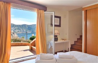 Photo 2 - Villa with incredible sea views and pool