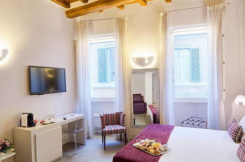 Photo 11 - Trevi Palace Luxury Inn