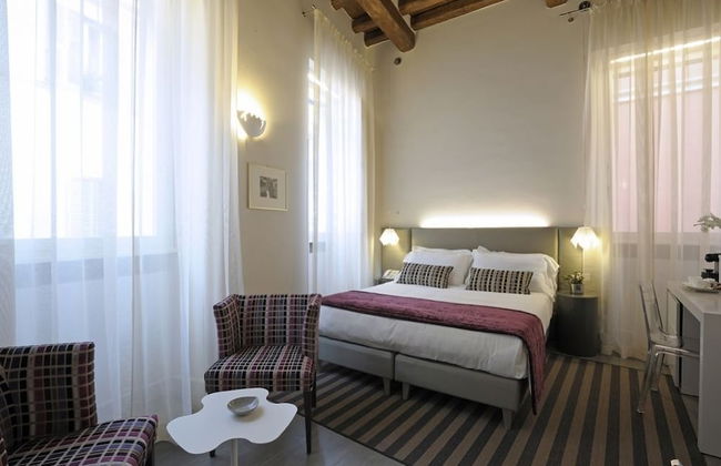 Trevi Palace Luxury Inn - Foto 8