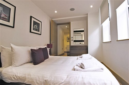 Photo 3 - Red Lion Court by Servprop