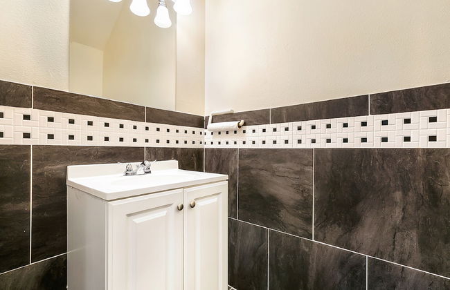 Carondelet Street Modern Suites - Photo 40