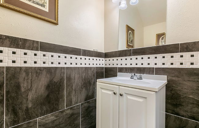 Carondelet Street Modern Suites - Photo 36