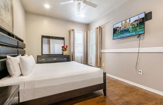 Carondelet Street Modern Suites - Photo 20