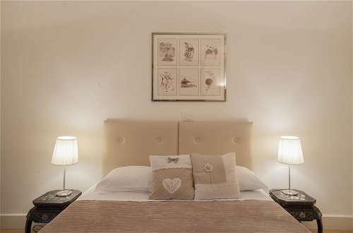Photo 28 - Bea Suites Luxury Rooms