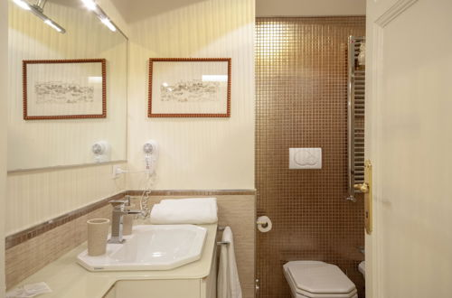 Photo 100 - Bea Suites Luxury Rooms