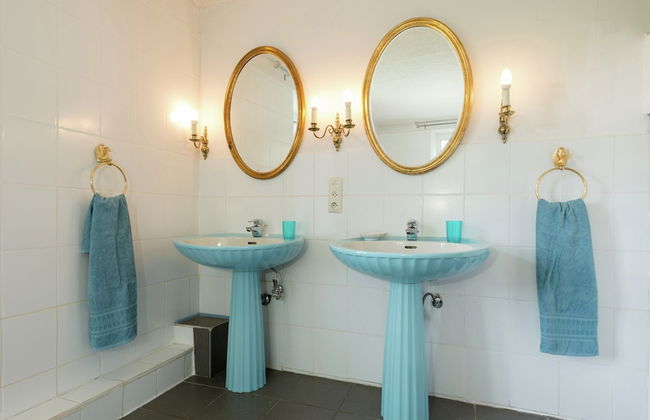 Farm With Lovely Panoramic Views - Photo 24