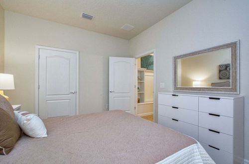 Photo 4 - Windsor-4 Bed W/splashpool-3812ww 4 Bedroom Townhouse by Redawning