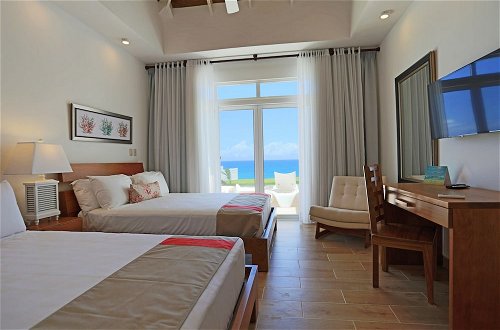 Foto 3 - Ocean Front Villa Deluxe 4 Bedroom