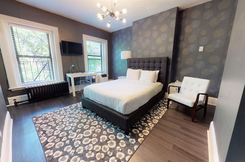 Photo 7 - Premier Suites - Bay Village