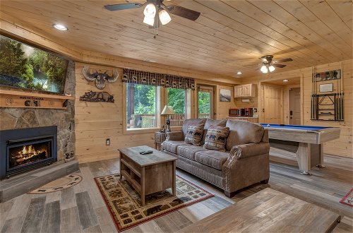Photo 11 - Rustic Charm by Jackson Mountain Rentals