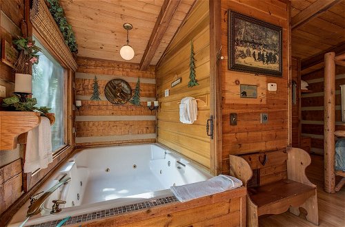 Photo 15 - Rustic Charm by Jackson Mountain Rentals