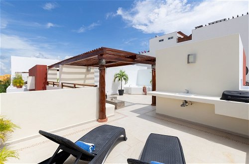 Foto 20 - Spacious 3BR Penthouse Private Jacuzzi Rooftop Security Wifi Best Amenities GYM