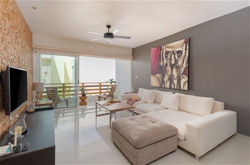 Foto 16 - Spacious 3BR Penthouse Private Jacuzzi Rooftop Security Wifi Best Amenities GYM