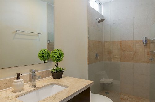 Photo 19 - Spacious 3BR Penthouse Private Jacuzzi Rooftop Security Wifi Best Amenities GYM