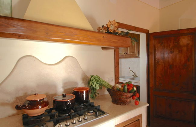 Agriturismo near Cortona with Spacious Garden & Swimming Pool - Photo 14