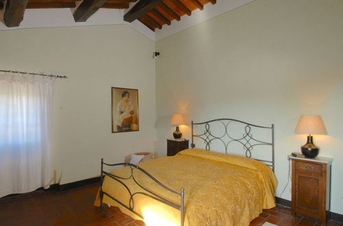 Foto 12 - Agriturismo near Cortona with Spacious Garden & Swimming Pool