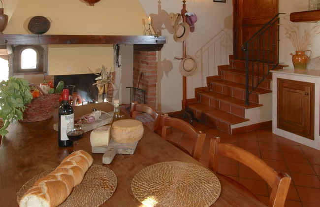 Agriturismo near Cortona with Spacious Garden & Swimming Pool - Photo 27