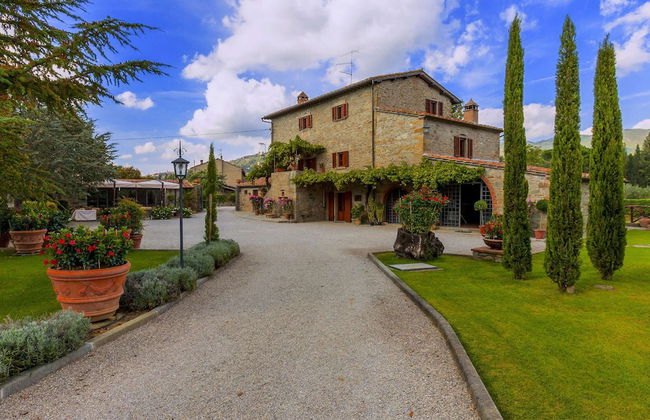 Agriturismo near Cortona with Spacious Garden & Swimming Pool - Photo 38