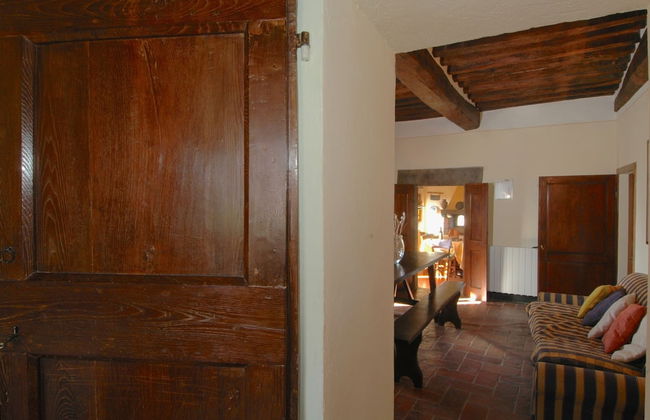 Agriturismo near Cortona with Spacious Garden & Swimming Pool - Photo 17
