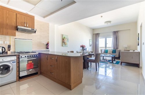 Foto 4 - Modern Living In This 2BR Apt In The Heart of Downtown Jebel Ali - Sleeps 4
