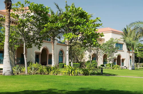 Photo 18 - Al Raha Beach Hotel Villas