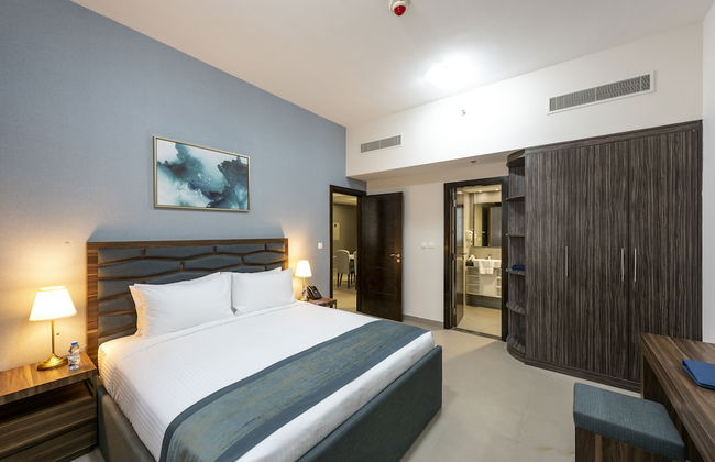 Luxe Grand Hotel Apartments - Photo 6