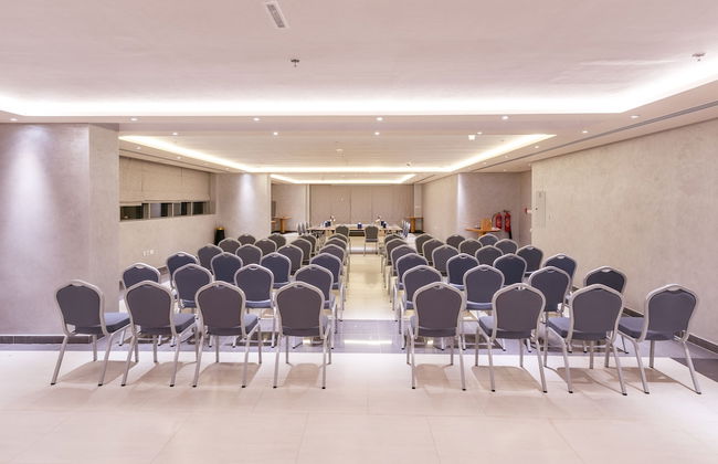 Luxe Grand Hotel Apartments - Photo 18