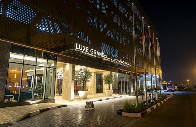 Luxe Grand Hotel Apartments - Photo 26