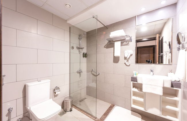 Luxe Grand Hotel Apartments - Photo 11