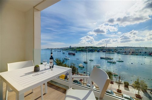 Foto 11 - Superlative Apartment With Valletta and Harbour Views