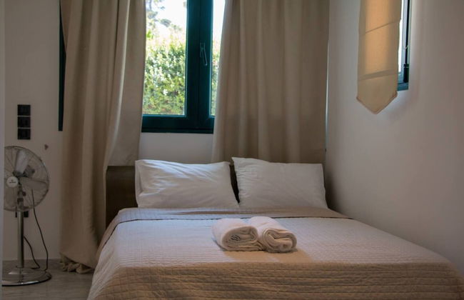 Stunning 4-bed Villa in Lagonisi Kalivia Thorikou - Photo 7