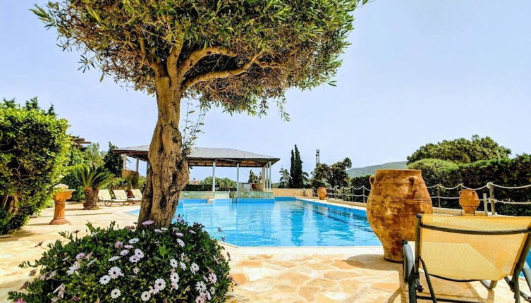 Photo 1 - Stunning 4-bed Villa in Lagonisi Kalivia Thorikou