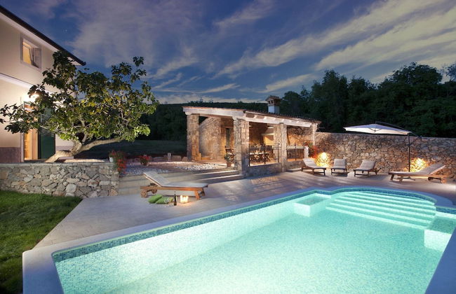 Attractive Villa With Private Swimming Pool, Beach Volleyball and Fenced Garden - Foto 2