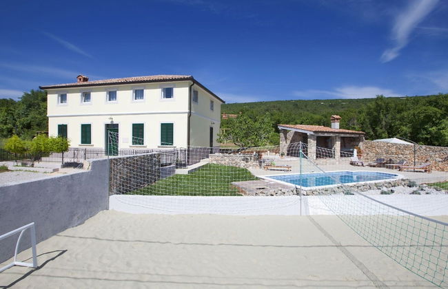 Attractive Villa With Private Swimming Pool, Beach Volleyball and Fenced Garden - Foto 32