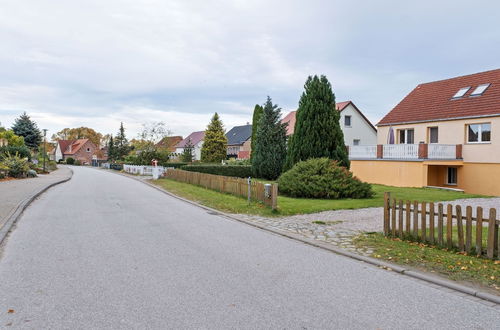 Foto 40 - Snug Apartment in Kalkhorst with Terrace near City Center