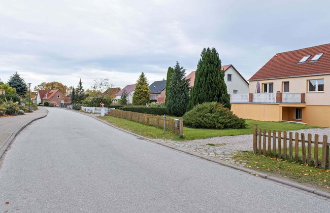 Snug Apartment in Kalkhorst with Terrace near City Center - Foto 31