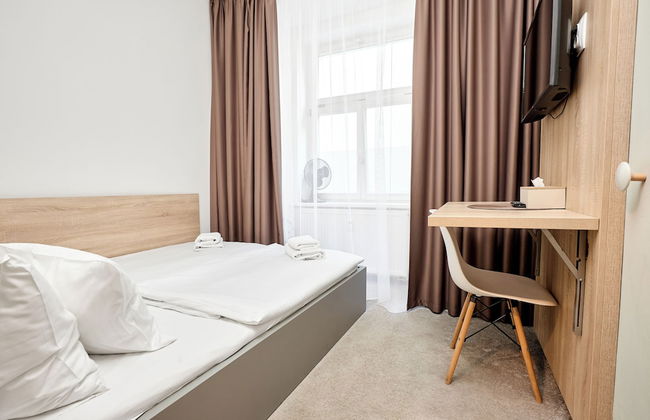 Honest SMICHOV - Foto 15