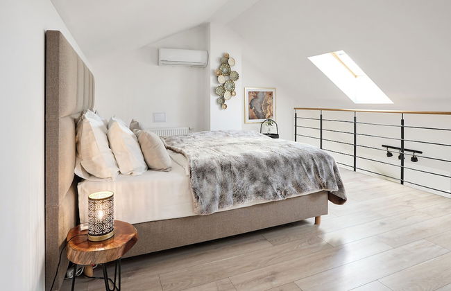 Honest SMICHOV - Foto 23