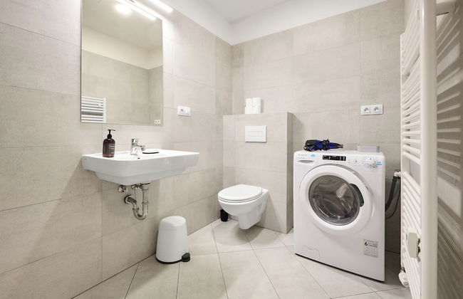 Honest SMICHOV - Foto 60