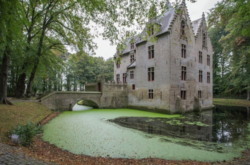 Photo 35 - Luxurious Holiday Home With Sauna in Alveringem