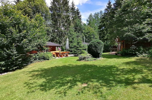 Foto 32 - Authentic Chalet in Wibrin With Private Fish Pond