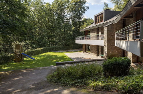 Foto 23 - Luxurious Villa in Malmedy With Indoor Swimming Pool